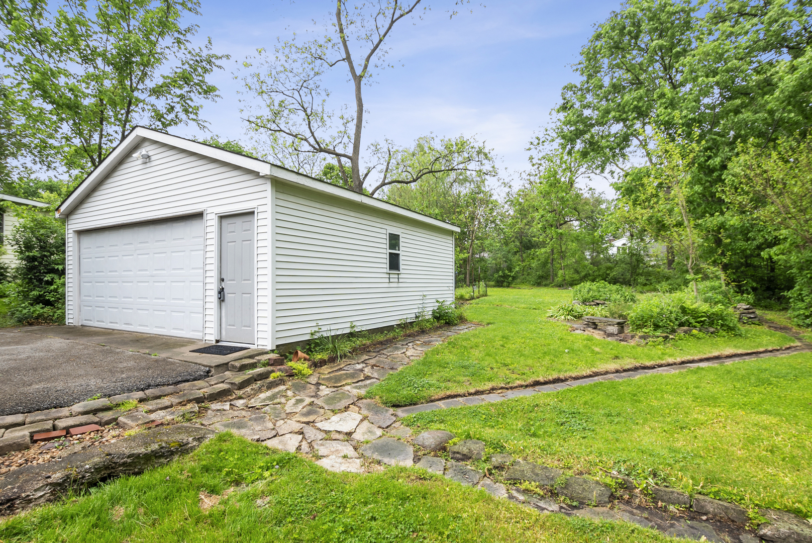 2114 Cedar Road Homewood, IL 60430 - Photo 3 of 33