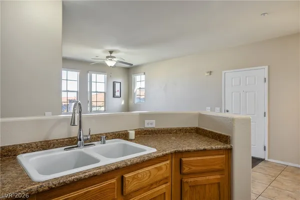 $305,000 | 50 Aura De Blanco Street, Unit 10203, Henderson, NV 89074