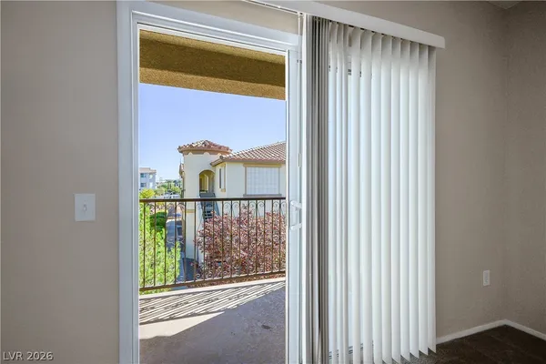 $305,000 | 50 Aura De Blanco Street, Unit 10203, Henderson, NV 89074