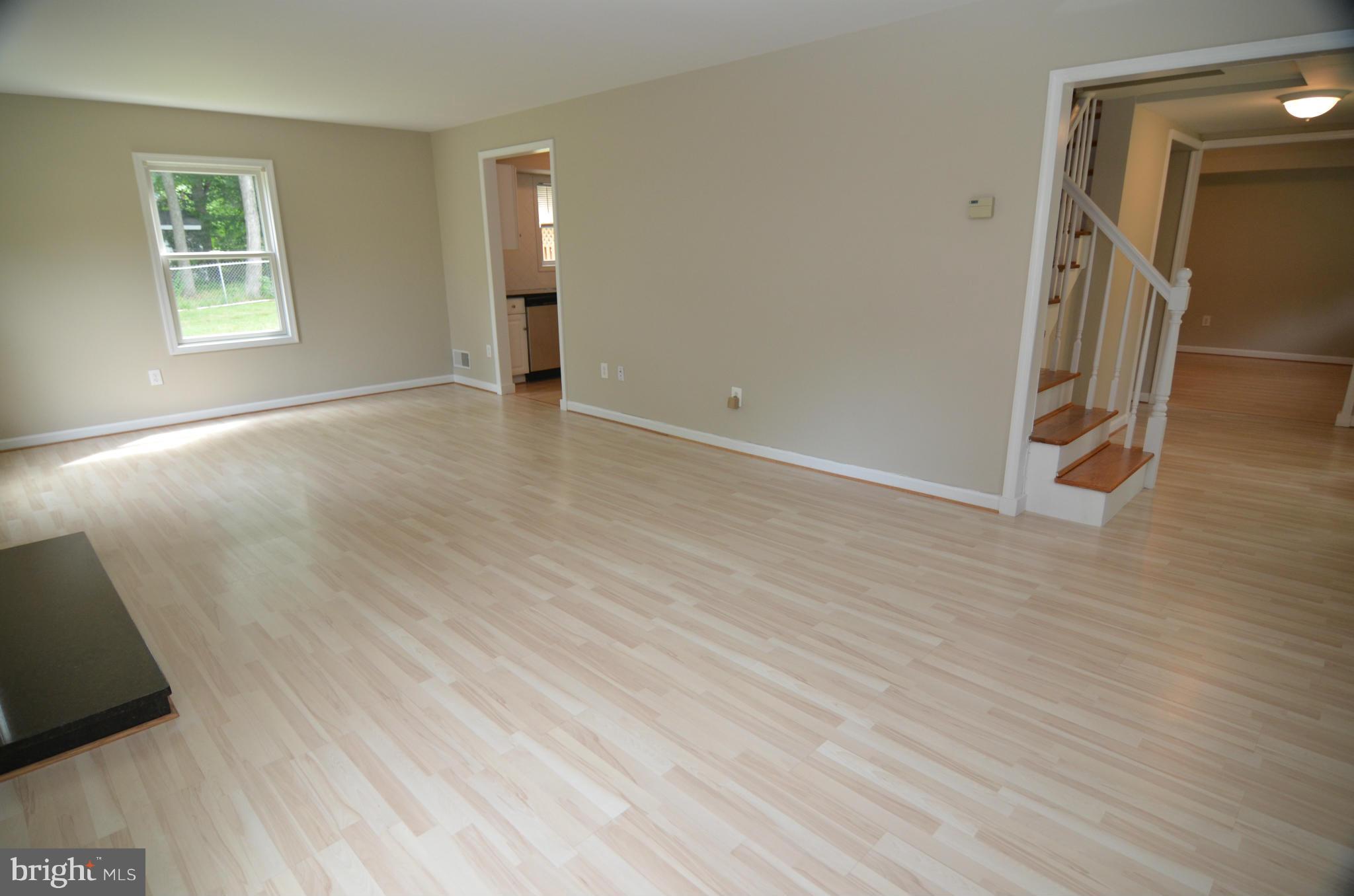 12503 Ivory Pass Laurel, MD 20708 - Photo 3 of 30 Living Room