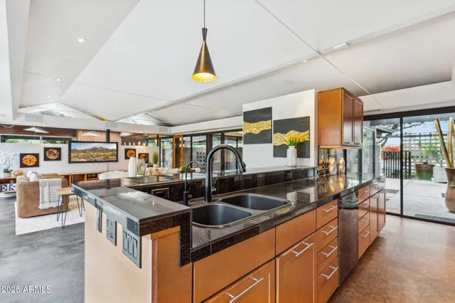 $2,225,000 | 4324 East Stanford Drive, Phoenix, AZ 85018