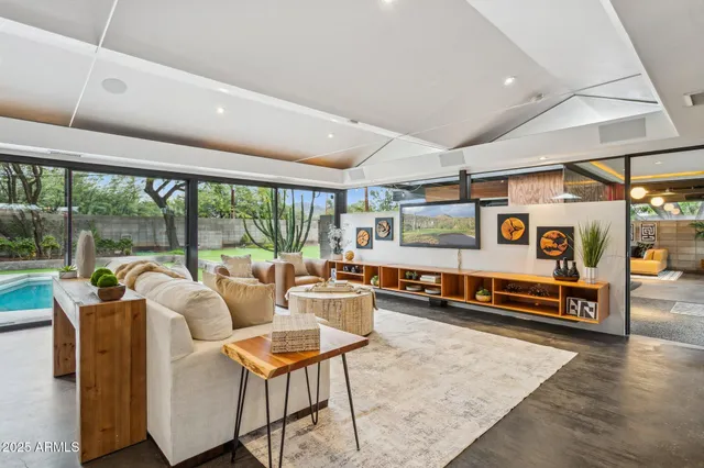 $2,225,000 | 4324 East Stanford Drive, Phoenix, AZ 85018