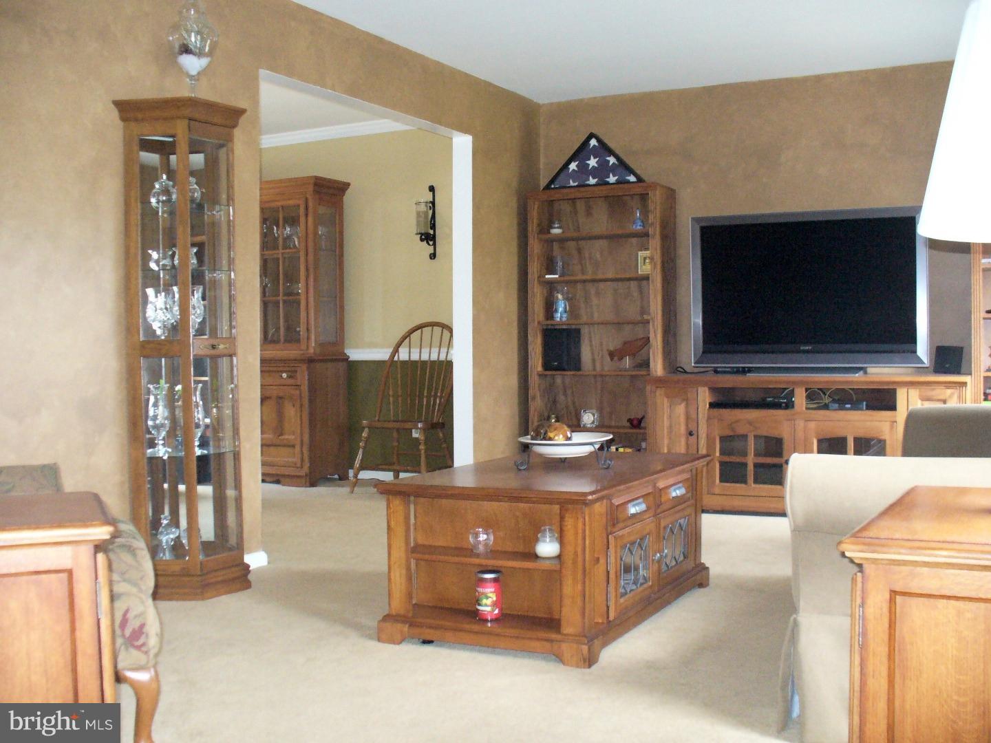 1500 Fairgrounds Road Hatfield, PA 19440 - Photo 11 of 25 Living Room