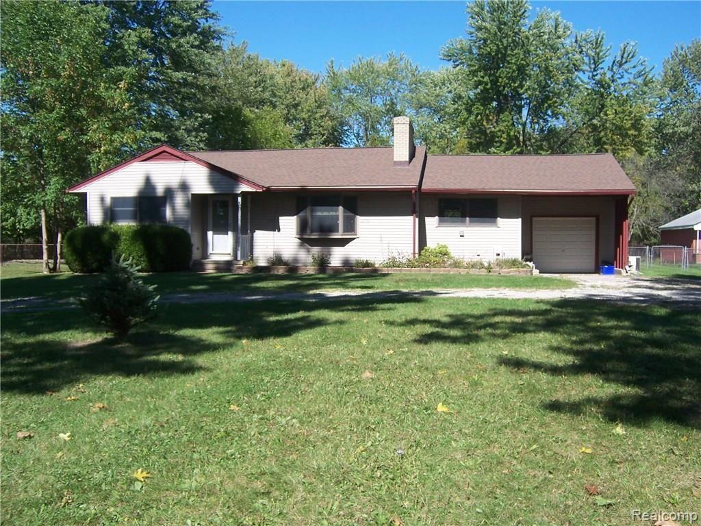 8036 Ferry Road Grosse Ile, MI 48138 - Photo 5 of 38 Front elevation
