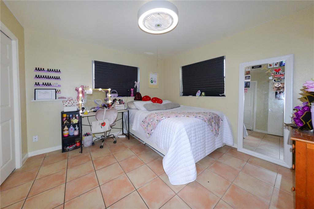 9215 Kingston Road Bradenton, FL 34210 - Photo 16 of 31