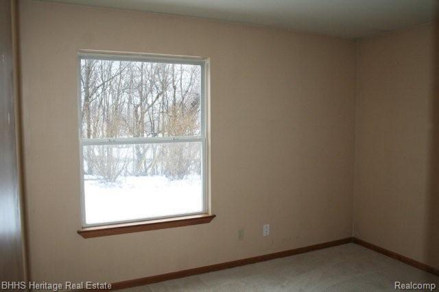 8120 Runyan Lake Road Fenton, MI 48430 - Photo 12 of 19 Bedroom