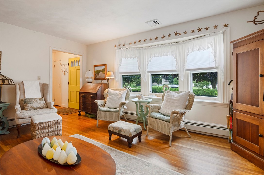 24 Langworthy Road Westerly, RI 02891 - Photo 4 of 18
