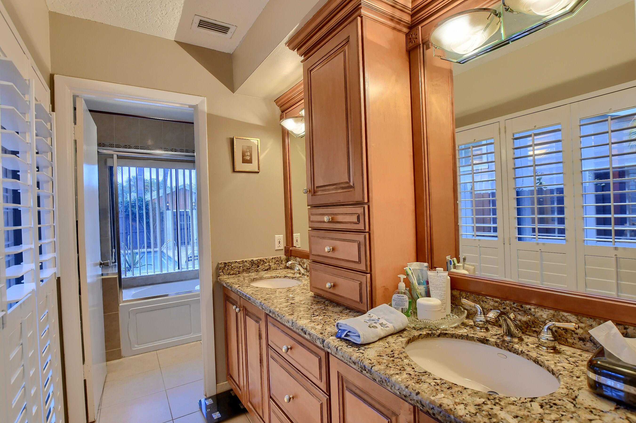 7621 Sierra Terrace West Boca Raton, FL 33433 - Photo 19 of 36 36_ebf_8222-hdr(5)