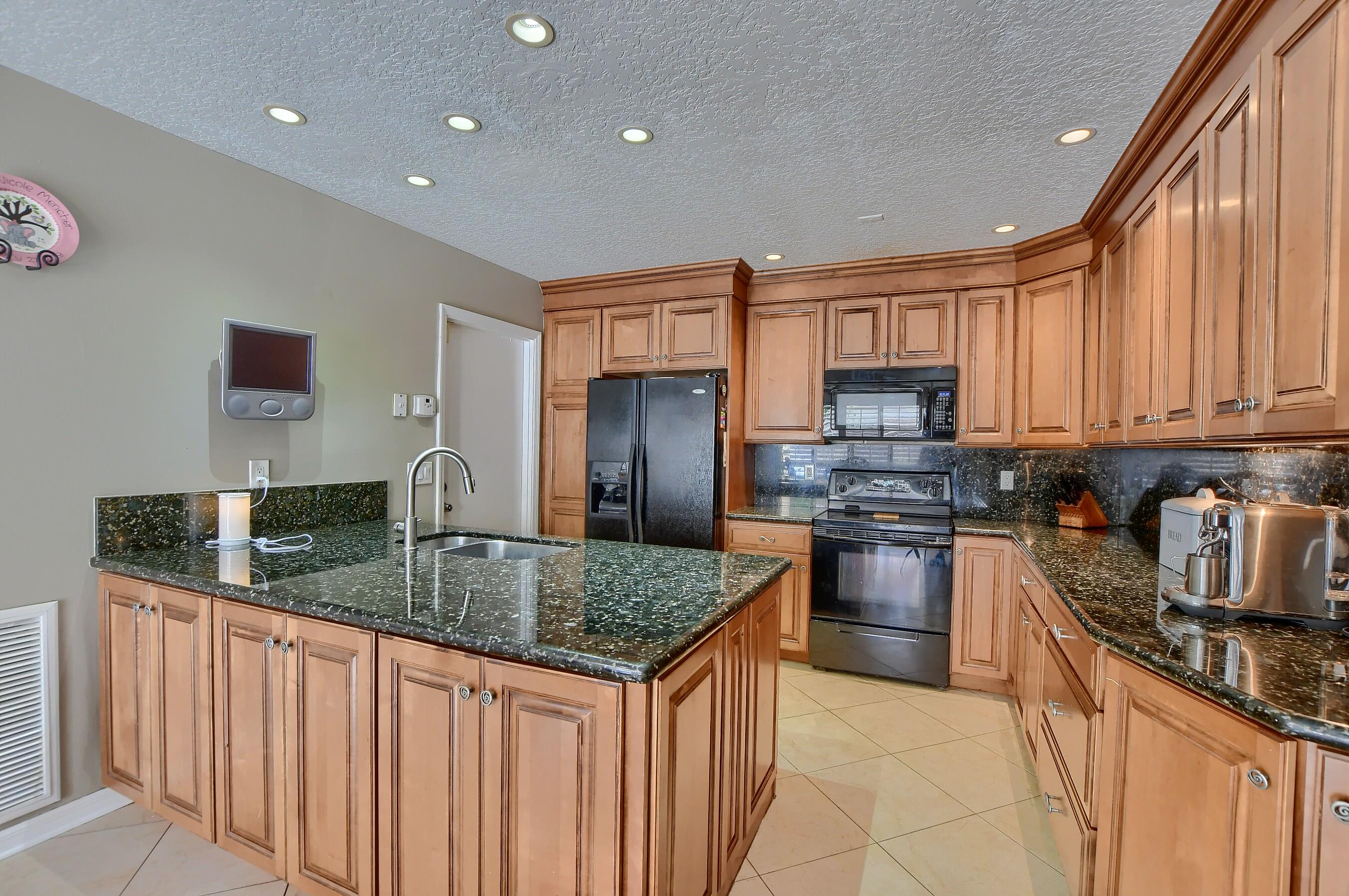 7621 Sierra Terrace West Boca Raton, FL 33433 - Photo 4 of 36 17_ebf_8102-hdr(5)