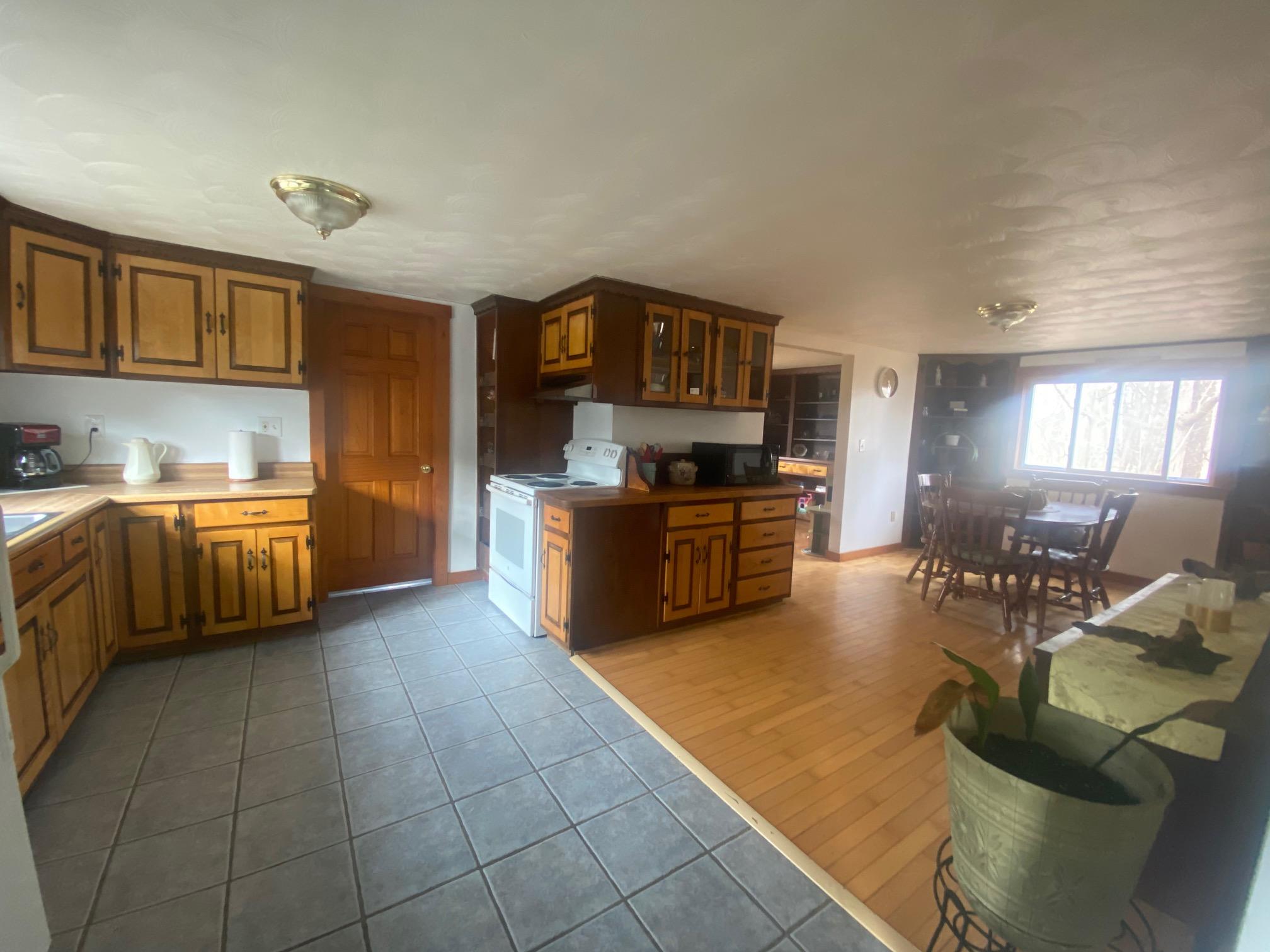 689 Whitefield Road Pittston, ME 04345 - Photo 3 of 25 3