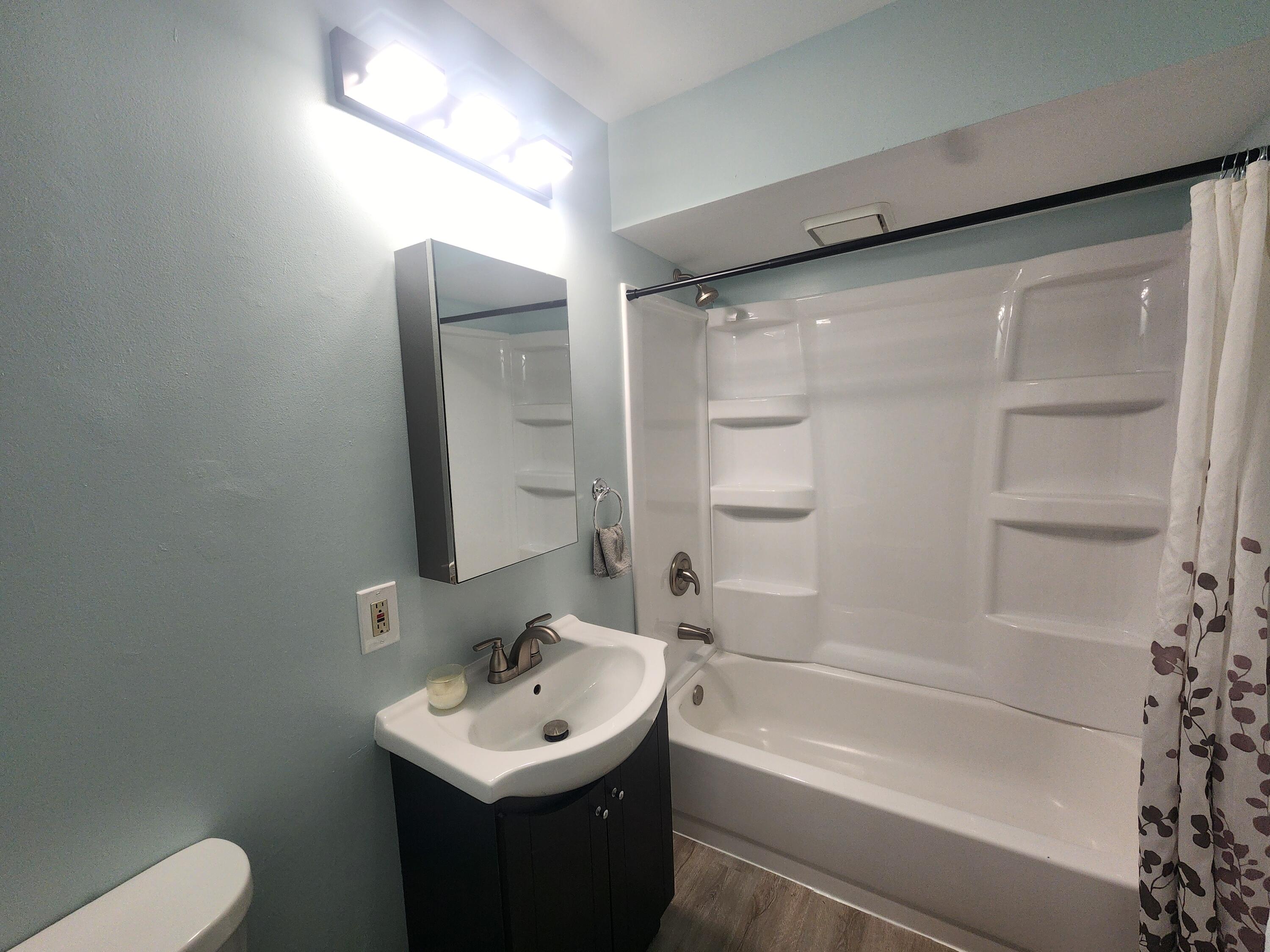 2011 Geneva Street Racine, WI 53402 - Photo 12 of 23 20260321_151102
