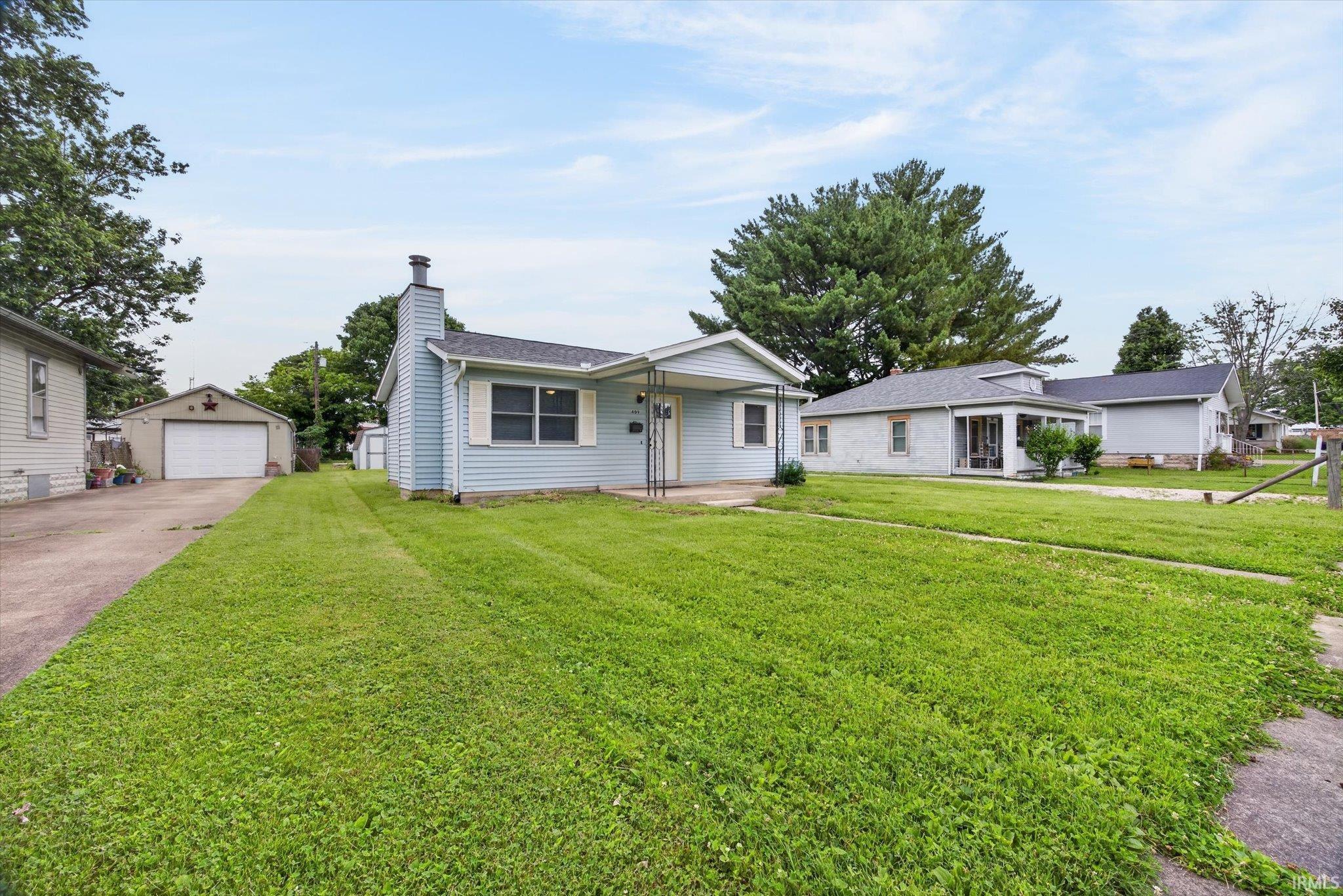 409 R Street Bedford, IN 47421 - Photo 4 of 36