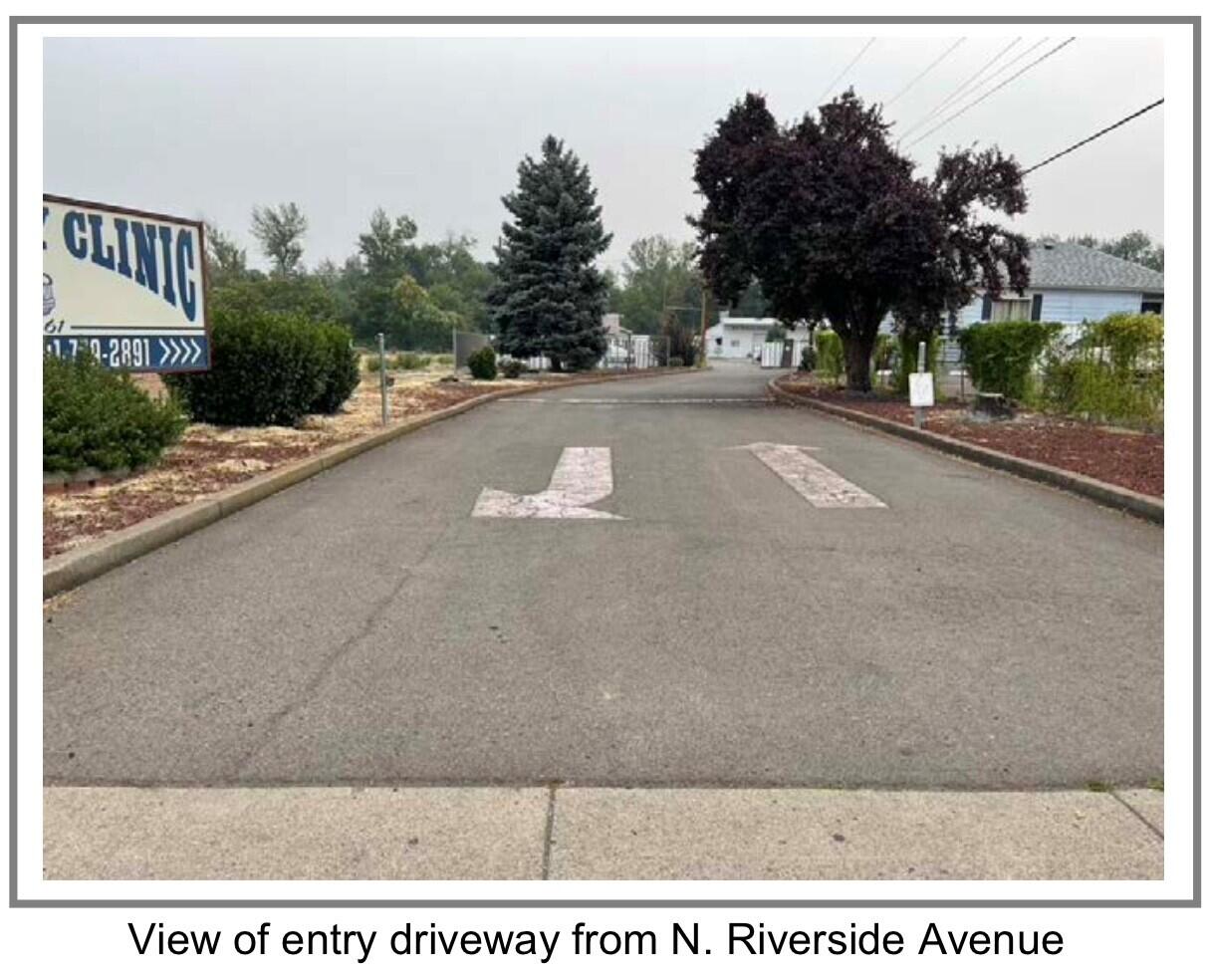 824 North Riverside Avenue Medford, OR 97501 - Photo 14 of 14 Entrance