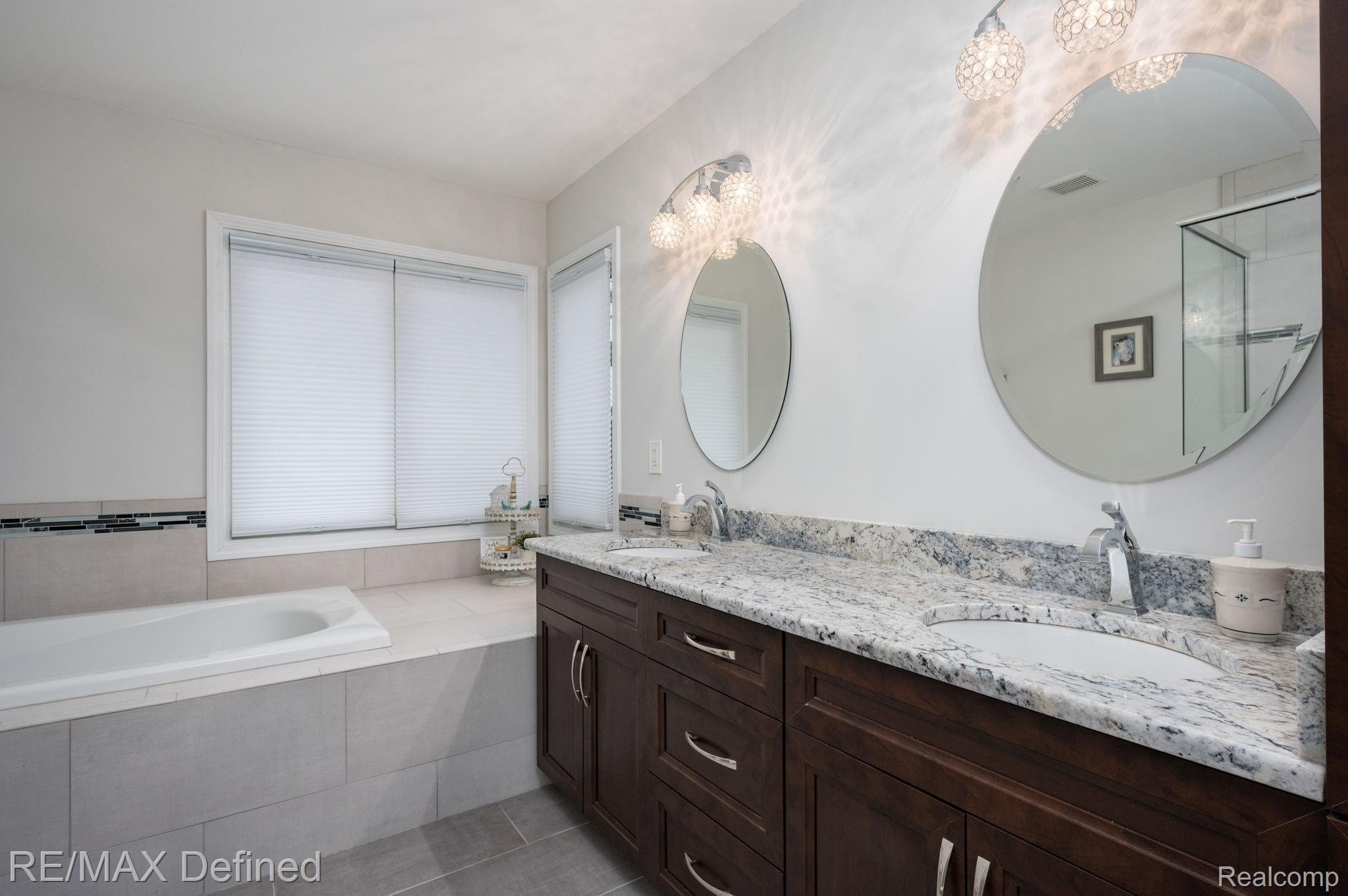 198 Bellshire Lane Rochester, MI 48307 - Photo 27 of 43 Master Bath Vanity