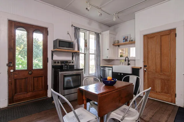 $599,000 | 534 Elm Street, Chester, VT 05143