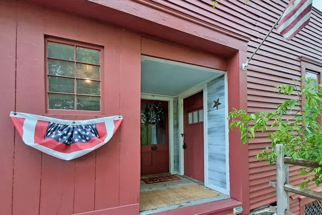 $599,000 | 534 Elm Street, Chester, VT 05143