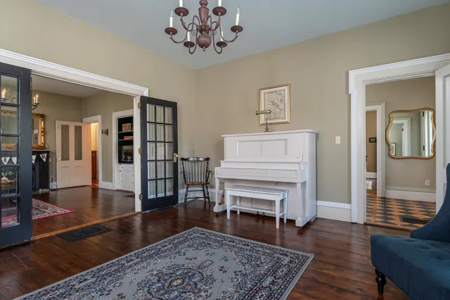 $599,000 | 534 Elm Street, Chester, VT 05143