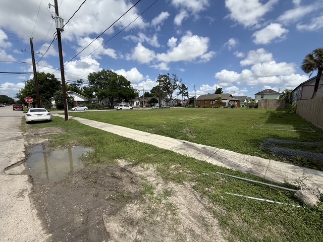 2323 Everett Street Houston, TX 77009 - Photo 4 of 10