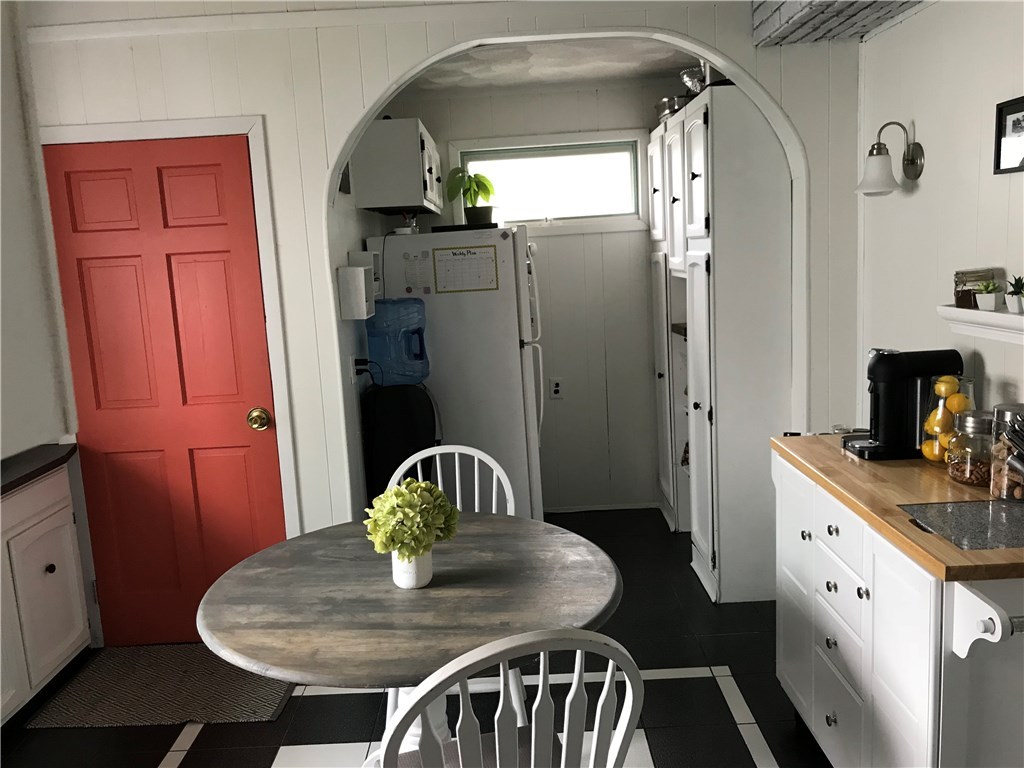 19 Hemalin Road Cranston, RI 02910 - Photo 7 of 30 Kitchen