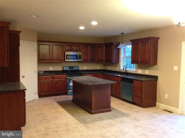 562 Green Valley Estates Sinking Spring, PA 19608 - Photo 9 of 19