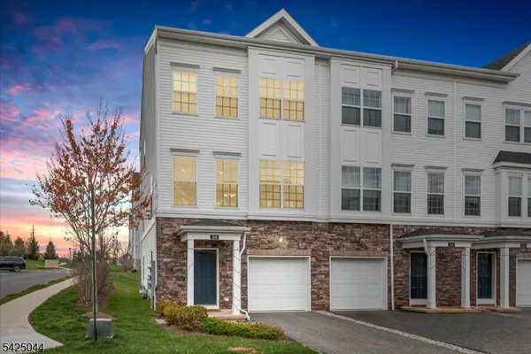 $3,999 | 309 Saratoga Court, Somerville, NJ 08876