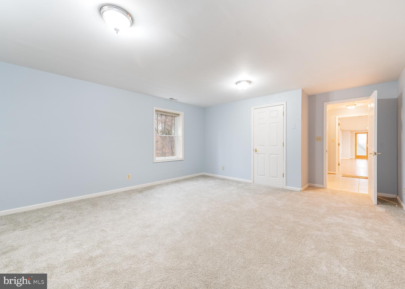 323 West Timonium Road Lutherville-Timonium, MD 21093 - Photo 27 of 38 Large Carpeted Guest Room