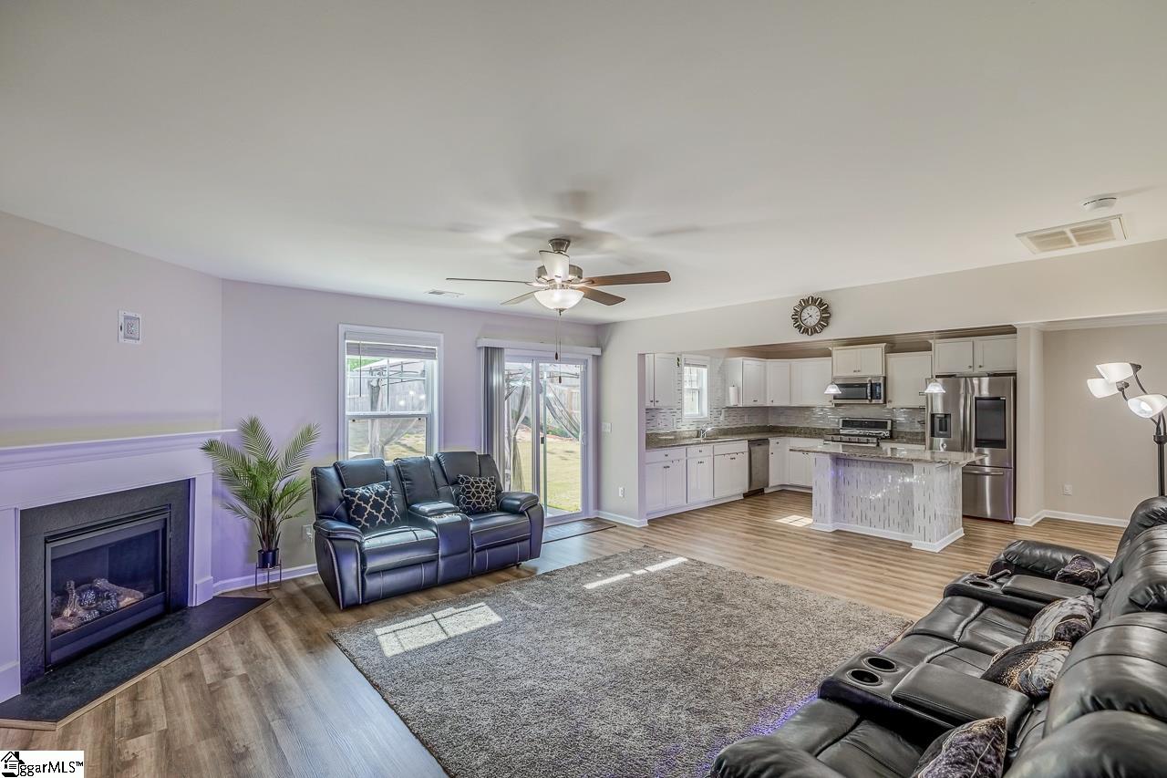 300 Anduin Way Fountain Inn, SC 29644 - Photo 3 of 34