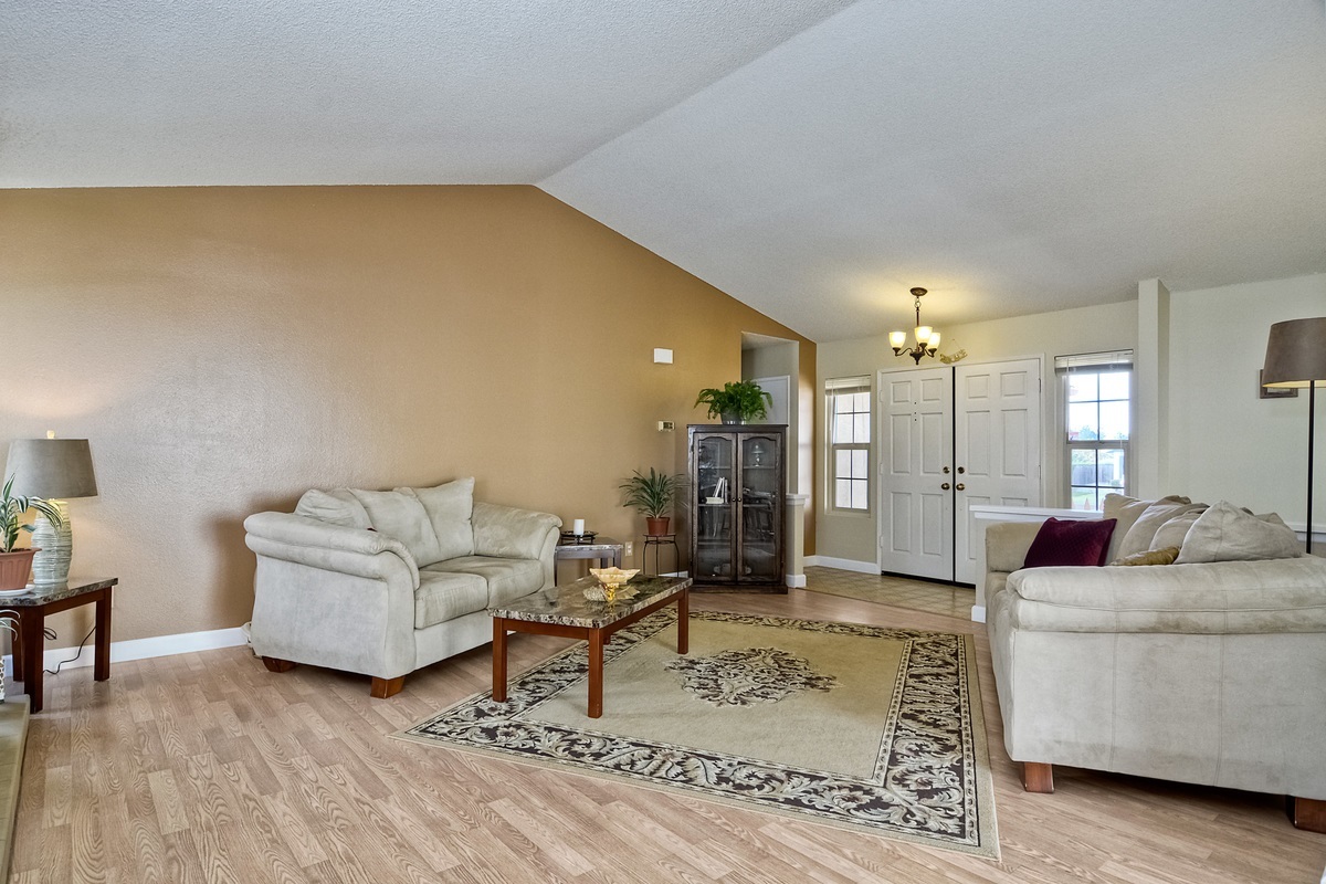 3548 Windsor Road Oceanside, CA 92056 - Photo 3 of 25