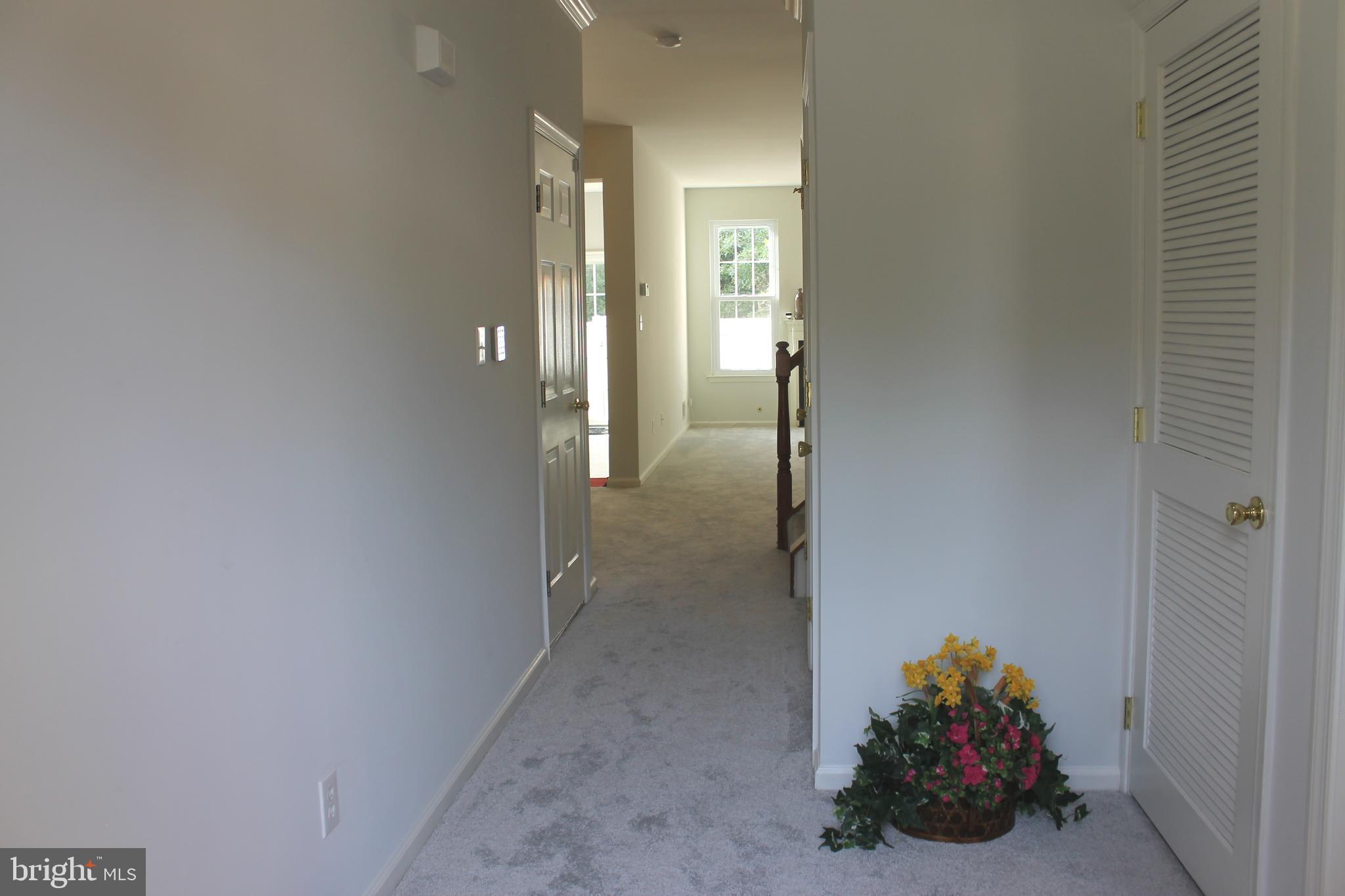 94 Warwick Road Princeton Junction, NJ 08550 - Photo 2 of 27