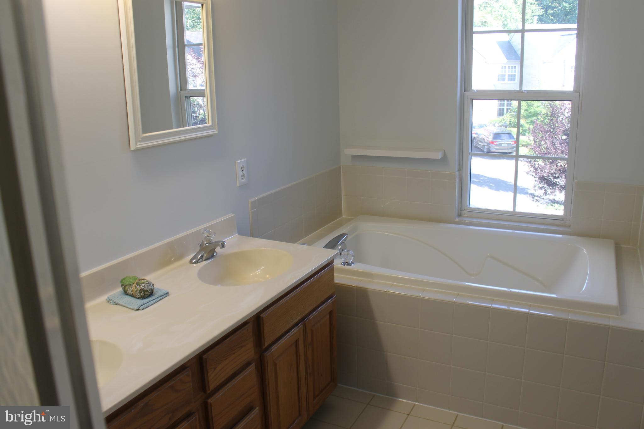 94 Warwick Road Princeton Junction, NJ 08550 - Photo 11 of 27