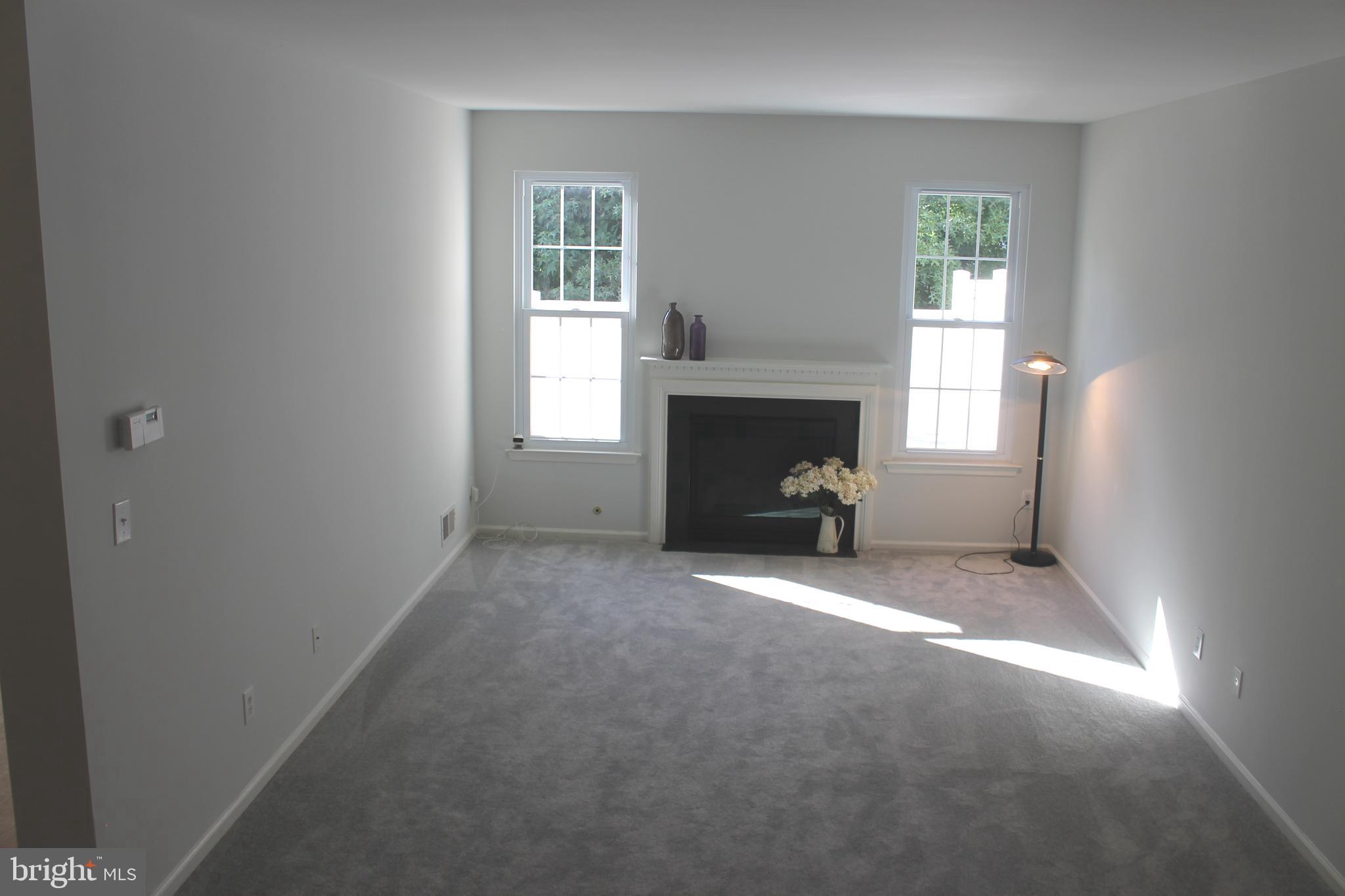 94 Warwick Road Princeton Junction, NJ 08550 - Photo 3 of 27