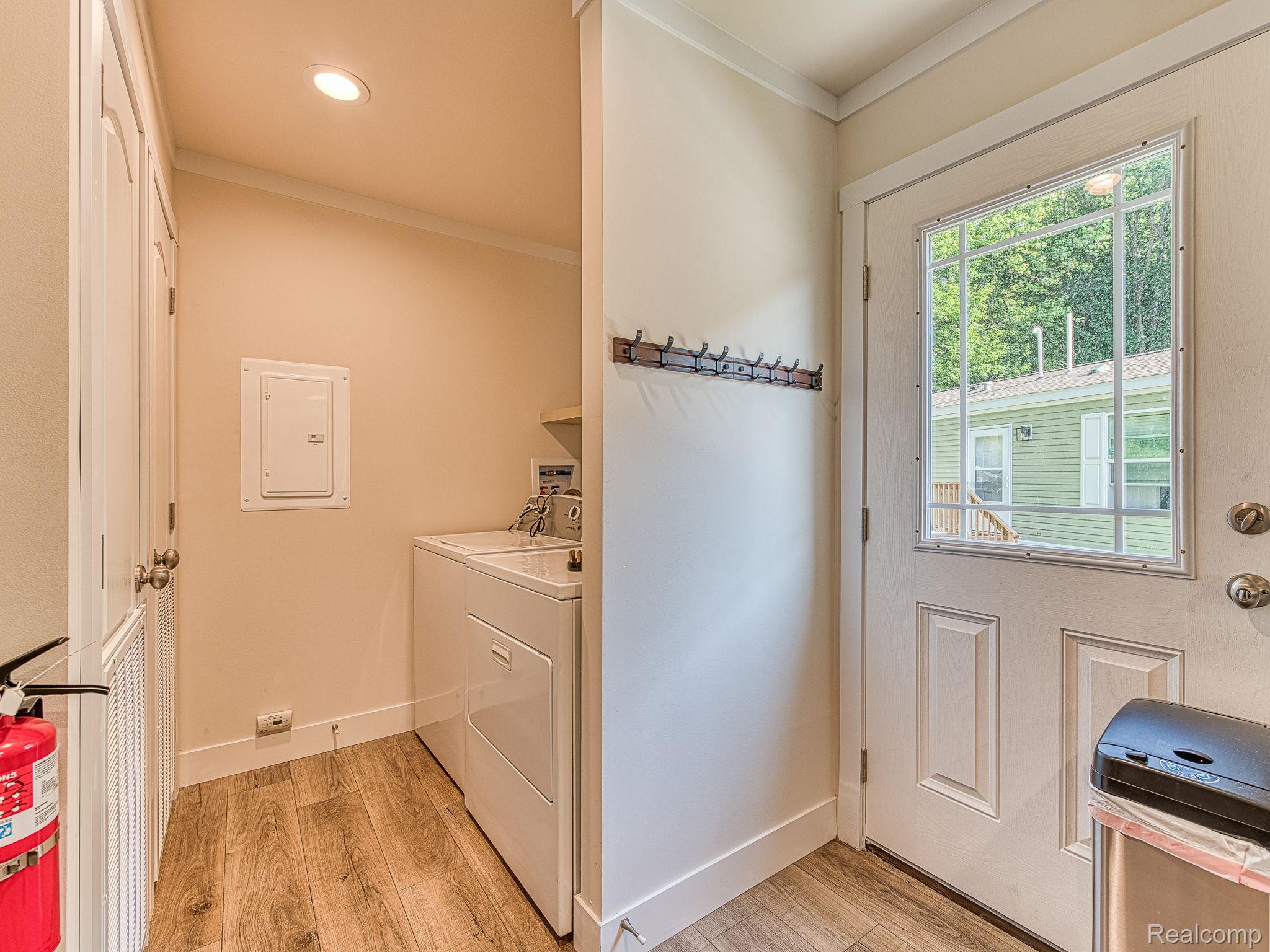 39500 Warren Road Canton, MI 48187 - Photo 22 of 25 15-web-or-mls-39500 Warren-118_14.jpg