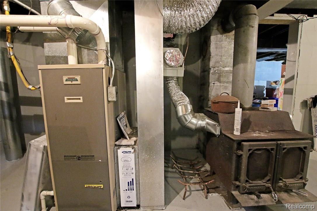 1432 North Van Road Holly, MI 48442 - Photo 38 of 53 38) Furnace.jpg