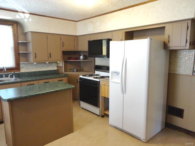 9157 Bunkum Road Fairview Heights, IL 62208 - Photo 8 of 38 Gallery Image 8