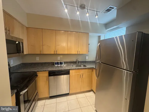 $4,500 | 3531 39th Street Northwest, Unit A499, Washington, DC 20016
