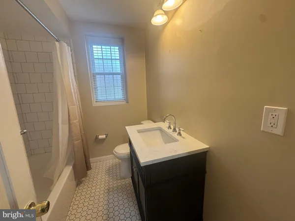 $4,500 | 3531 39th Street Northwest, Unit A499, Washington, DC 20016