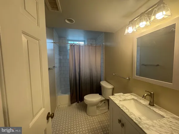 $4,500 | 3531 39th Street Northwest, Unit A499, Washington, DC 20016