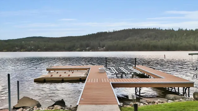 $1,799,500 | 6625 Long Lake Drive, Nine Mile Falls, WA 99026