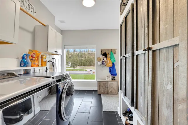 $1,799,500 | 6625 Long Lake Drive, Nine Mile Falls, WA 99026