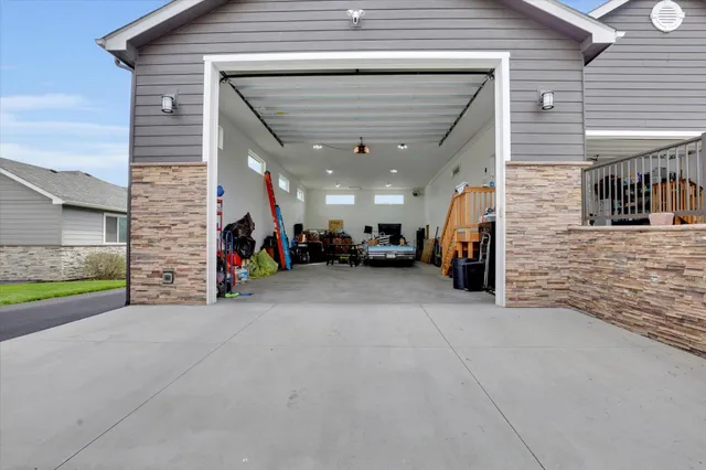 $1,799,500 | 6625 Long Lake Drive, Nine Mile Falls, WA 99026