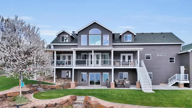 $1,799,500 | 6625 Long Lake Drive, Nine Mile Falls, WA 99026