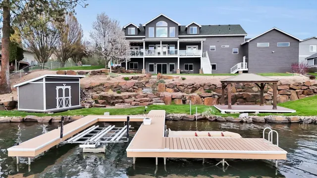 $1,799,500 | 6625 Long Lake Drive, Nine Mile Falls, WA 99026