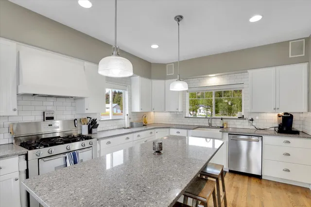 $1,799,500 | 6625 Long Lake Drive, Nine Mile Falls, WA 99026