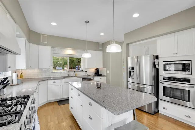 $1,799,500 | 6625 Long Lake Drive, Nine Mile Falls, WA 99026