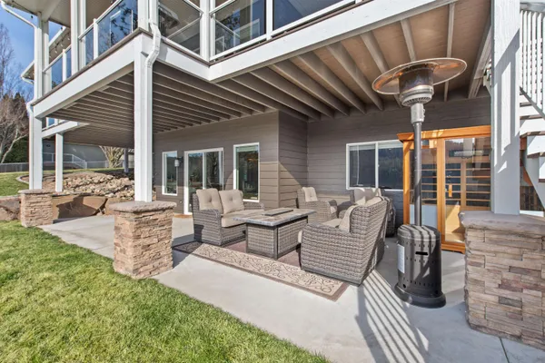 $1,799,500 | 6625 Long Lake Drive, Nine Mile Falls, WA 99026