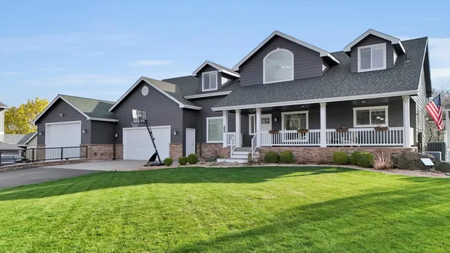 $1,799,500 | 6625 Long Lake Drive, Nine Mile Falls, WA 99026