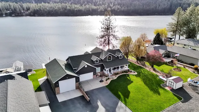 $1,799,500 | 6625 Long Lake Drive, Nine Mile Falls, WA 99026