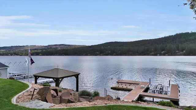 $1,799,500 | 6625 Long Lake Drive, Nine Mile Falls, WA 99026