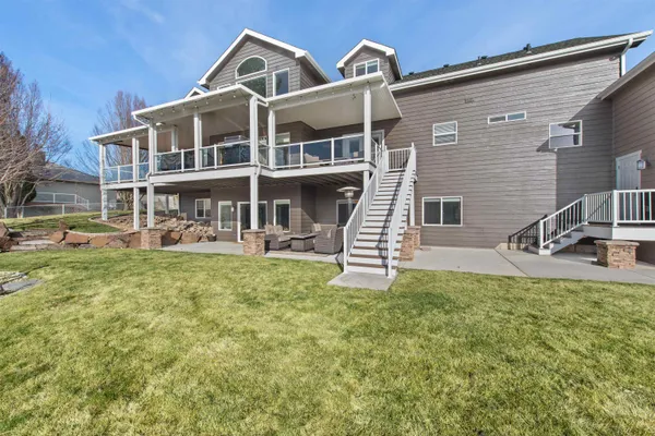 $1,799,500 | 6625 Long Lake Drive, Nine Mile Falls, WA 99026
