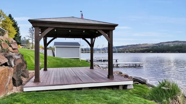 $1,799,500 | 6625 Long Lake Drive, Nine Mile Falls, WA 99026